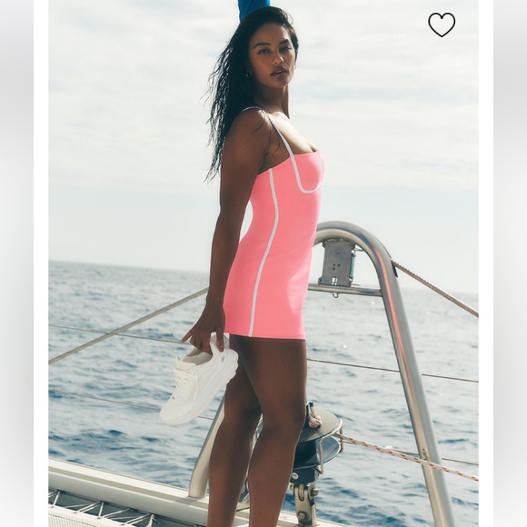 **SOLD** NWT ALO YOGA AUTHENTIC NEON BUBBLEGUM PINK AIRBRUSH STREAMLINED DRESS - Picture 7 of 7